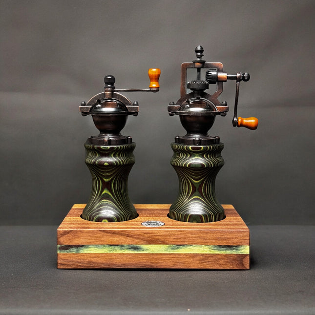 Salz- & Pfeffermühlen-Set mit SaRaiFo Camo Maser – Swissmade Design trifft Nachhaltigkeit